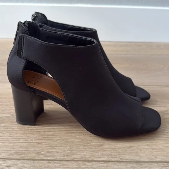 Donald Pliner Panina Black Bootie size 8 - Picture 5 of 9